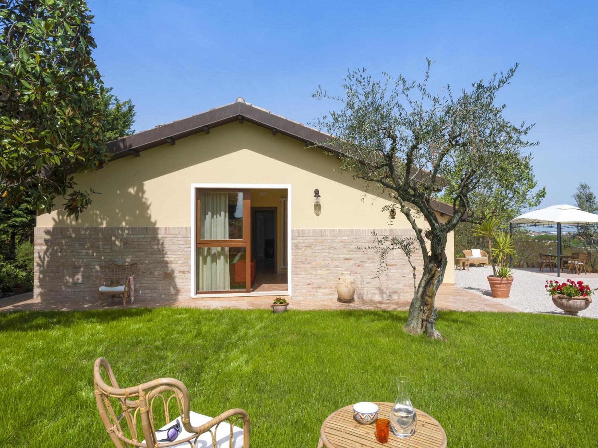 Inviting Holiday Home In San Costanzo With Swimming Pool Zewnętrze zdjęcie