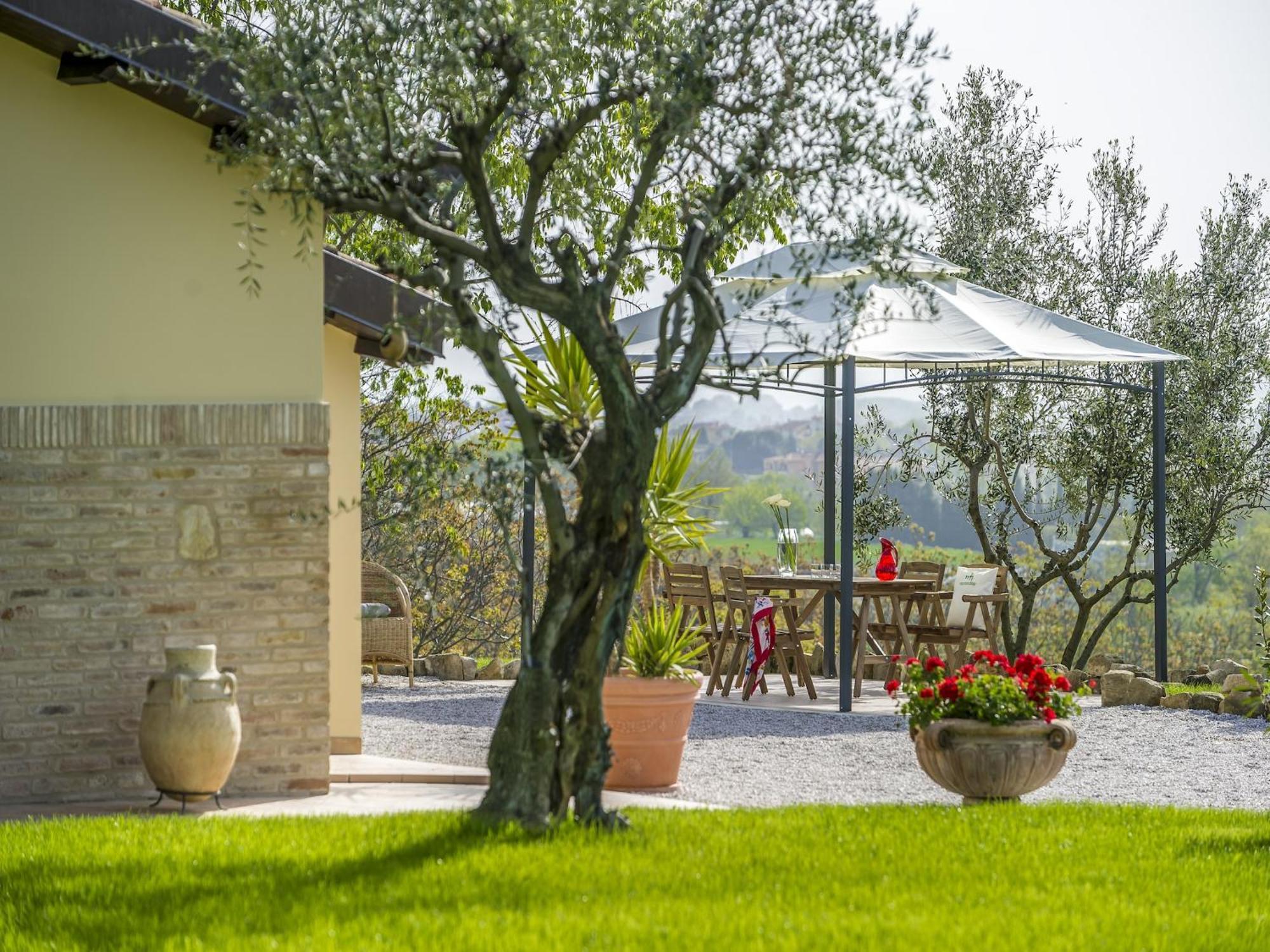 Inviting Holiday Home In San Costanzo With Swimming Pool Zewnętrze zdjęcie